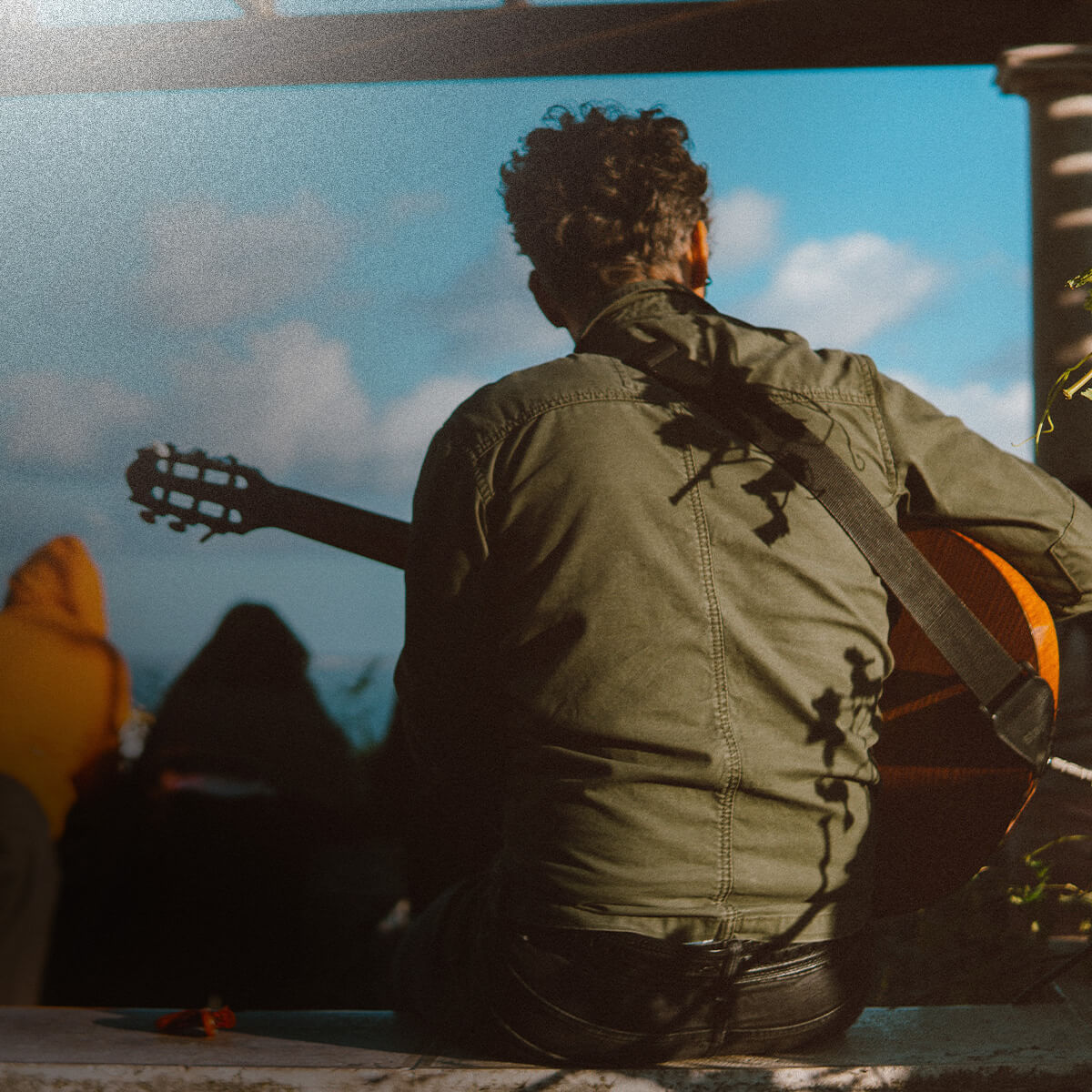 Harbinger Pro Audio LX12 Mixer With Traveling Musician