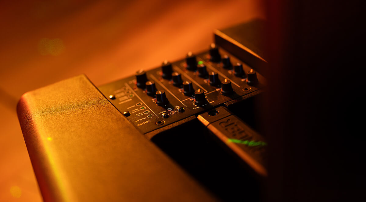 Harbinger Pro Audio Line Array System Knobs Close Up Mobile