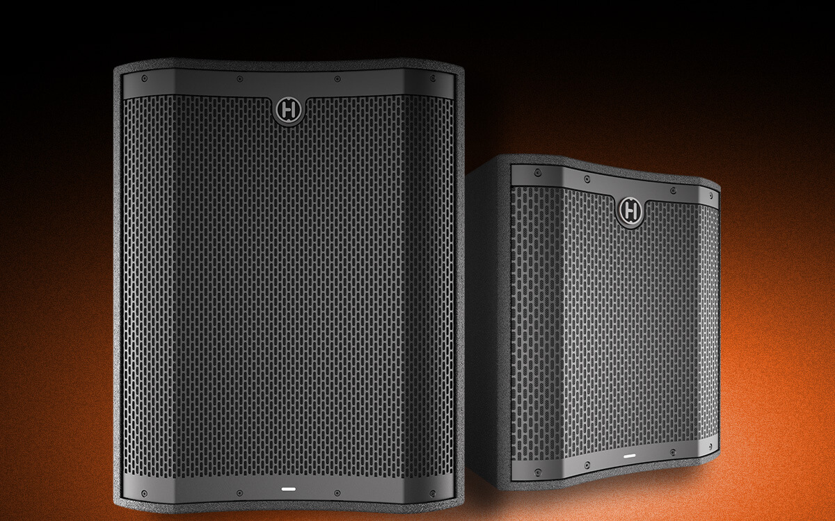 Vari Powered Speakers V4400 front and side